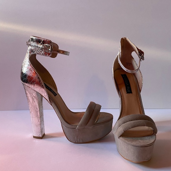 Izabella Rue baby blue foil platforms - Picture 1 of 7